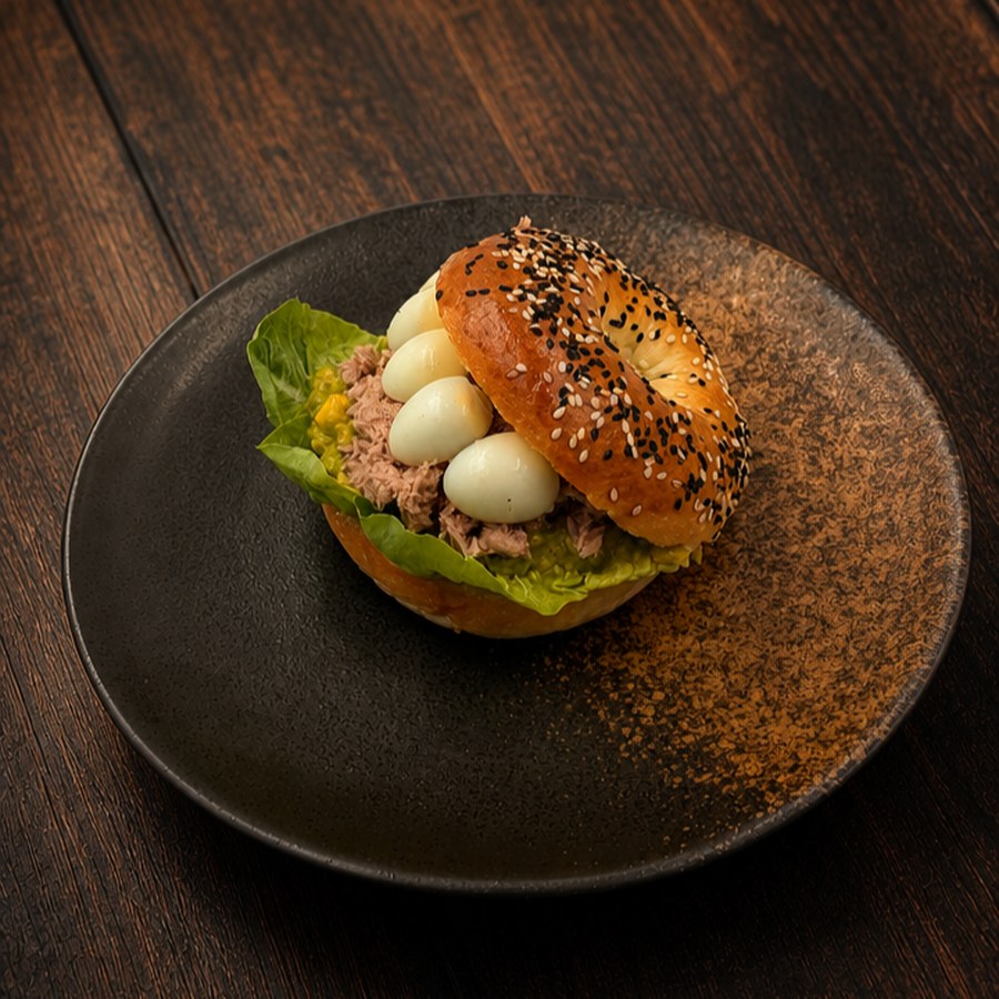 Sandwich bagel with Tuna avocado